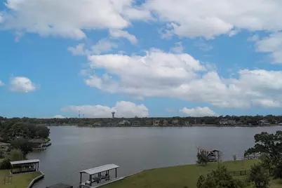 303 Lakeshore Drive, Taylor Lake Village, TX 77586 - Photo 45