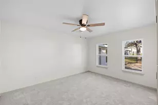 911 Eilers St, Schulenburg, TX 78956 - Photo 17