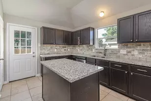 5500 N Buffalo Cir, Willis, TX 77378 - Photo 9