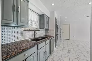 9227 Vickijohn Dr, Houston, TX 77031 - Photo 7