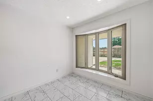 9227 Vickijohn Dr, Houston, TX 77031 - Photo 9