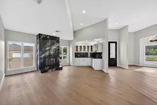 2302 Ashford Hollow Ln, Houston, TX 77077 - Photo 9