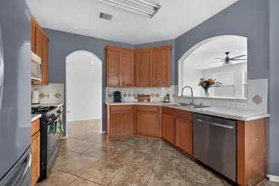 8002 Berkely Court, Baytown, TX 77521 - Photo 7