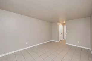 10075 Westpark Dr, Houston, TX 77042 - Photo 15