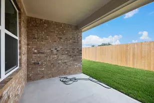 204 Bryan Wy, Angleton, TX 77515 - Photo 17