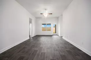 204 Bryan Wy, Angleton, TX 77515 - Photo 5