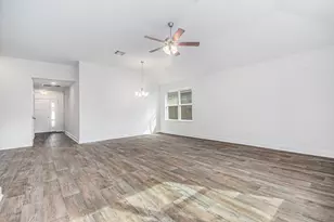 204 Bryan Wy, Angleton, TX 77515 - Photo 5