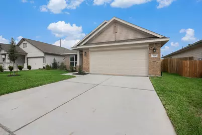 204 Bryan Way, Angleton, TX 77515 - Photo 3