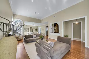 9410 Briar Forest Dr, Houston, TX 77063 - Photo 3