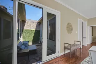 9410 Briar Forest Dr, Houston, TX 77063 - Photo 11