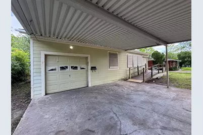 612 Honeysuckle Drive, La Marque, TX 77568 - Photo 3