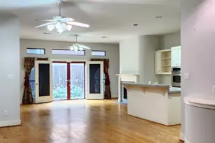 9821 Meredith Elise Ct, Houston, TX 77025 - Photo 5