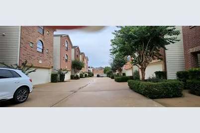 9821 Meredith Elise Court, Houston, TX 77025 - Photo 3