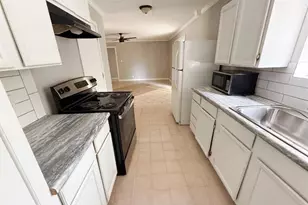 609 Sumbera St, Holland, TX 76534 - Photo 3