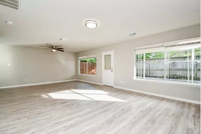 11659 Evesborough Drive, Houston, TX 77099 - Photo 5