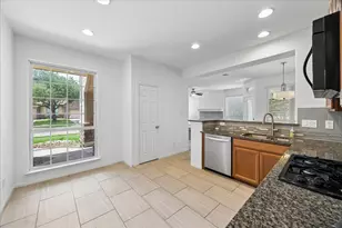 7926 Glenn Cliff Dr, Houston, TX 77064 - Photo 9