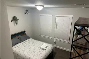 10609 Centre Forest Dr, Houston, TX 77043 - Photo 5