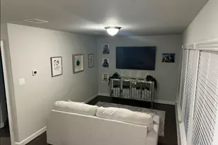 10609 Centre Forest Dr, Houston, TX 77043 - Photo 3