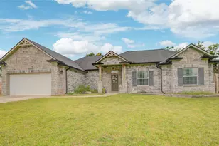 62 Ivy Ct, Jones Creek, TX 77541 - Photo 1