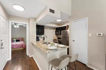 10855 Meadowglen Lane #729, Houston, TX 77042 - Photo 3