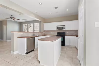 16042 Sweetwater Fields Lane, Tomball, TX 77377 - Photo 13