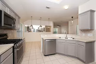 7 N Regan Mead Cir, The Woodlands, TX 77382 - Photo 17