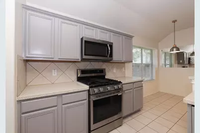 7 N Regan Mead Circle, The Woodlands, TX 77382 - Photo 17