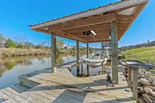 7027 Sunrise Dr, Hitchcock, TX 77563 - Photo 45