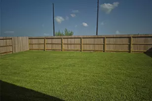 415 Dorion Lagoon Dr, Crosby, TX 77532 - Photo 5