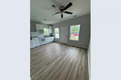 103 A Lincoln Cedar Drive, Baytown, TX 77523 - Photo 5