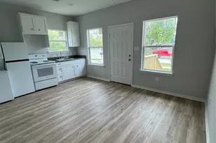 103 A Lincoln Cedar Dr, Baytown, TX 77523 - Photo 5