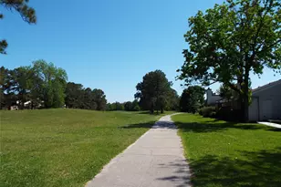 7846 Green Lawn Dr, Houston, TX 77088 - Photo 17