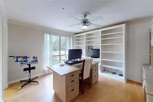 734 Plainwood Dr, Houston, TX 77079 - Photo 23