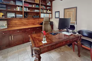 734 Plainwood Dr, Houston, TX 77079 - Photo 15