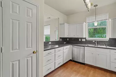 321 E Wilkins Street, League City, TX 77573 - Photo 9