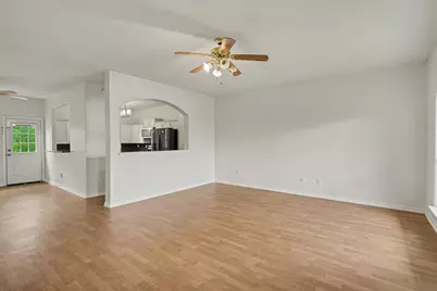 321 E Wilkins Street, League City, TX 77573 - Photo 5