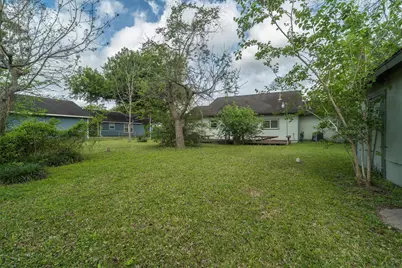 321 E Wilkins Street, League City, TX 77573 - Photo 23