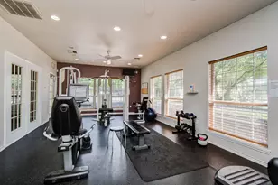 2255 Braeswood Park Dr, Houston, TX 77030 - Photo 17