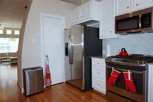 2710 Hullsmith Dr, Houston, TX 77063 - Photo 11
