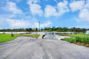 2117 Casa Rio Cir, Dickinson, TX 77539 - Photo 23