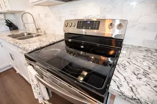 8903 Kirkmont Dr, Houston, TX 77089 - Photo 15