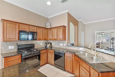 13710 Parkers Cove Court, Houston, TX 77044 - Photo 5