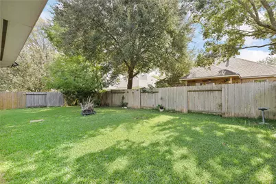 13710 Parkers Cove Court, Houston, TX 77044 - Photo 35