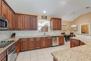 9959 Kemp Forest Dr, Houston, TX 77080 - Photo 19