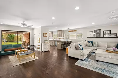 7805 Valley View Lane, Houston, TX 77074 - Photo 9