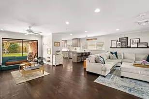 7805 Valley View Ln, Houston, TX 77074 - Photo 9