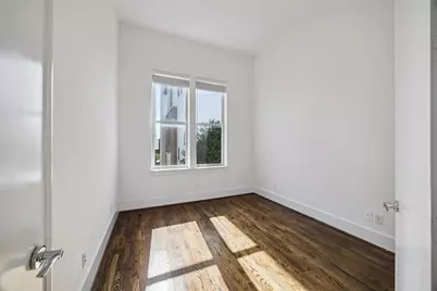 2715 Cohn Garden Lane, Houston, TX 77007 - Photo 9