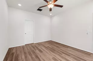 39 Courageous Side Way, Magnolia, TX 77354 - Photo 17