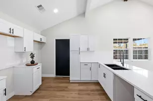 5213 Shirley St, Baytown, TX 77521 - Photo 11