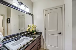 18 Windsor Ct, Houston, TX 77055 - Photo 31